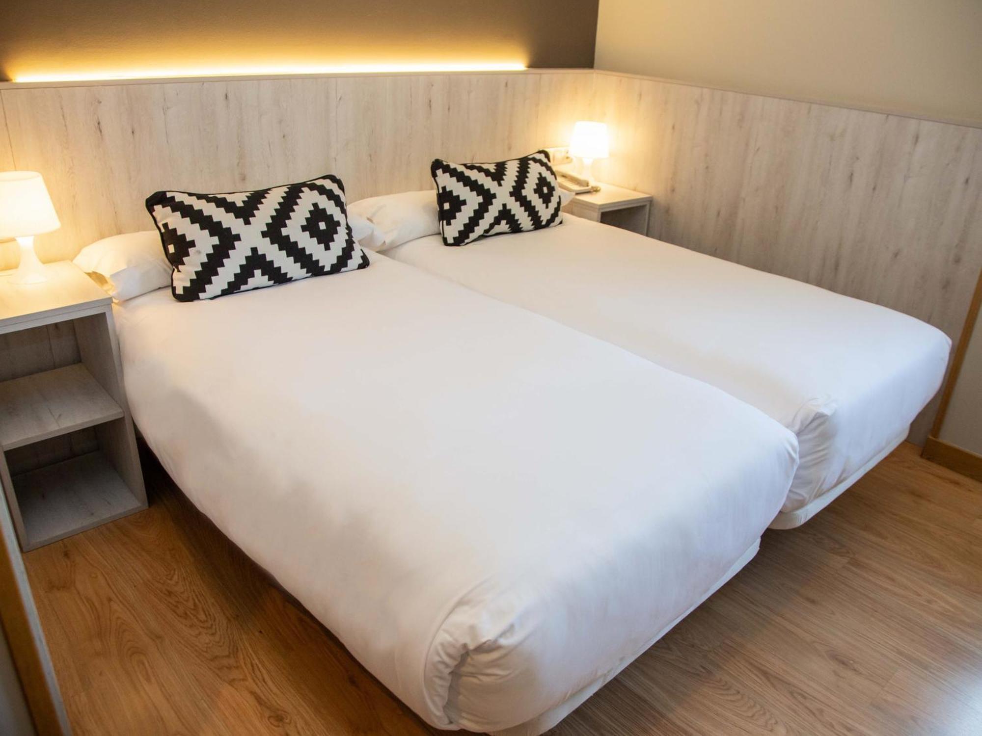 Hotel Restaurante Cadosa Soria Eksteriør billede