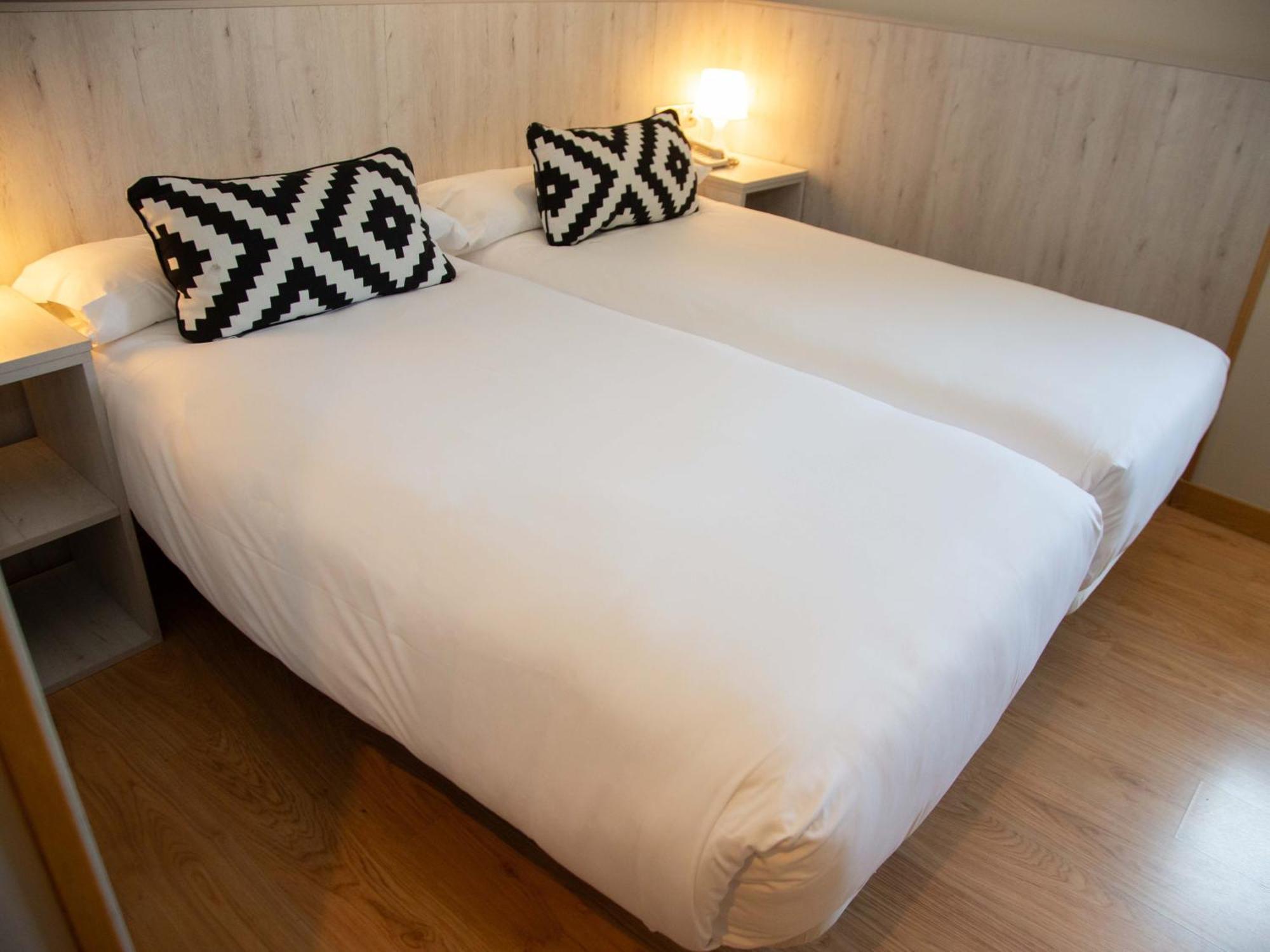 Hotel Restaurante Cadosa Soria Eksteriør billede